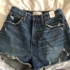 Abercrombie high rise mom short